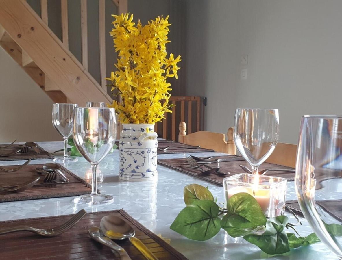 Charming Traditional 2-Bed Cottage Near Plémet Extérieur photo