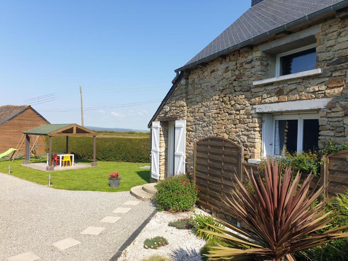 Charming Traditional 2-Bed Cottage Near Plémet Extérieur photo