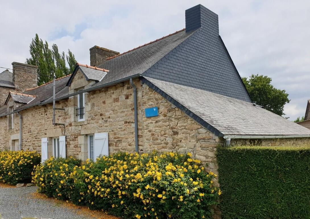 Charming Traditional 2-Bed Cottage Near Plémet Extérieur photo